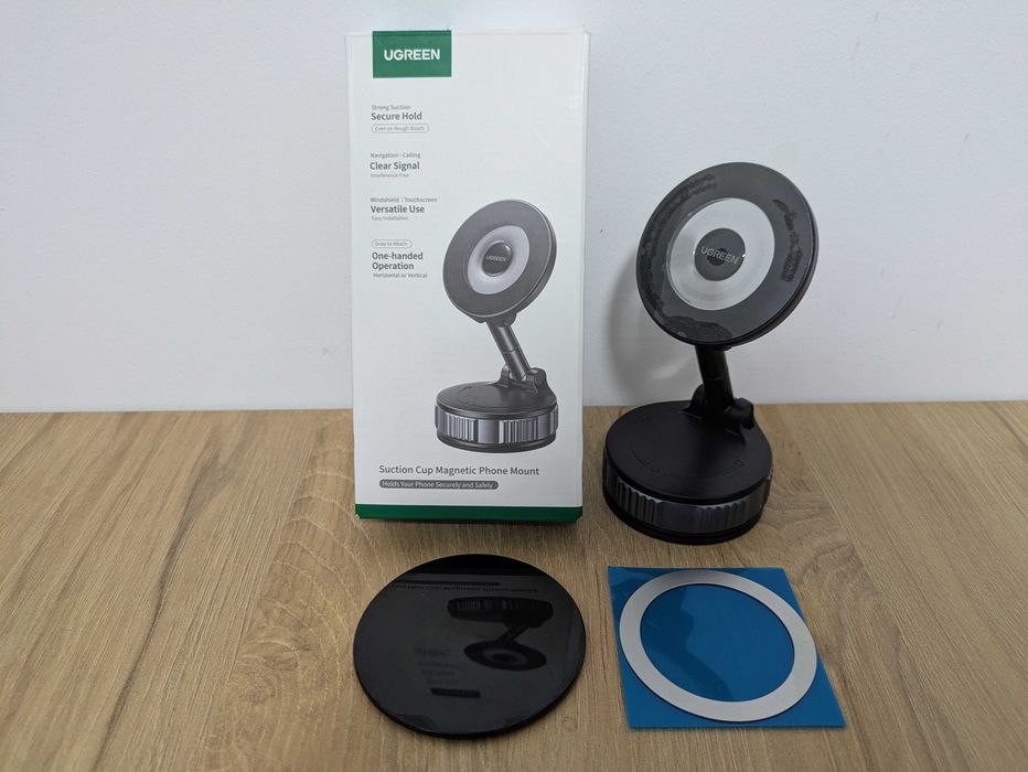 Suport telefon pentru mașină cu prindere vacuum