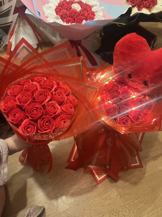 Buchet trandafiri satin