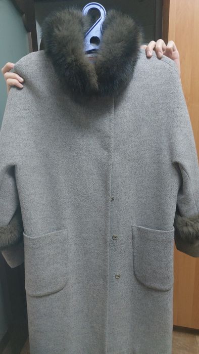 Пальто с мехом,  46-48 размер, в отличном состоянии,  цена 10000 тенге
