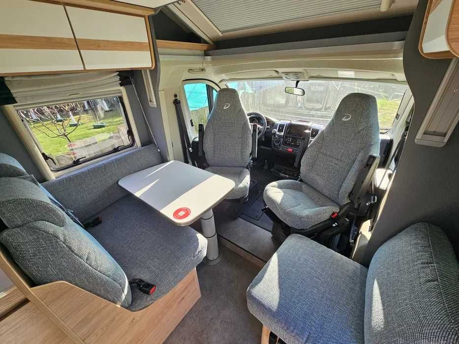 Vând Autorulotă Premium, Semiintegrată, Dethleffs Just Camp T 6812 EB