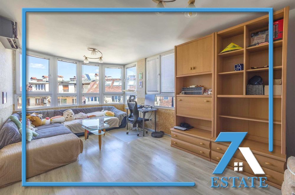 Продава просторен 4- стаен апартамент в ж. кв. Редута