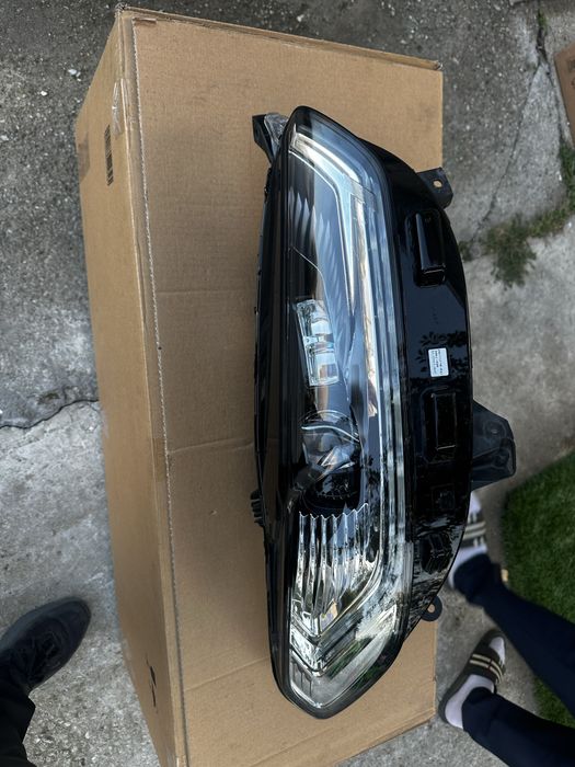 Far dreapta full led ford mondeo mk 5.cod:ES73-13D154-AC.