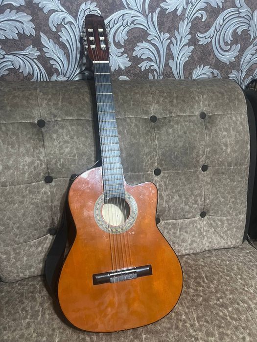 Гитара акустическая