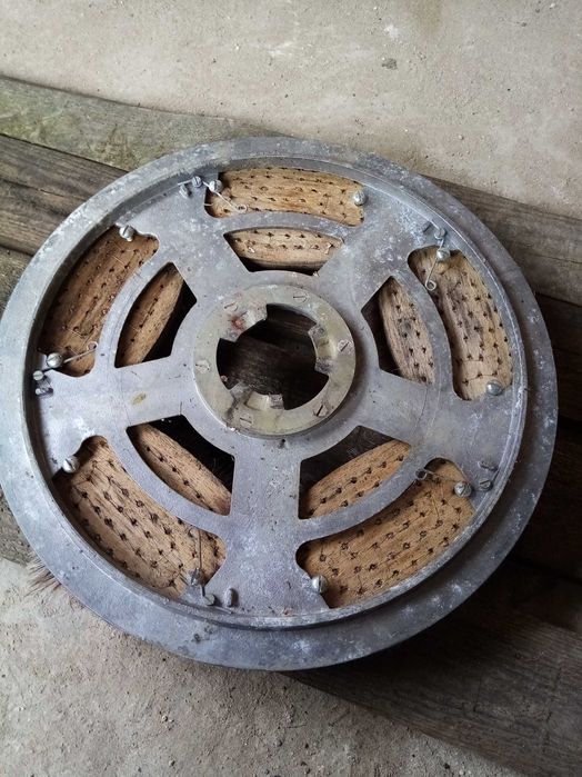 Професионална подопочистваща машина