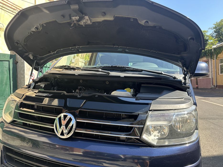 Volkswagen Caravelle T5  8+1 locuri