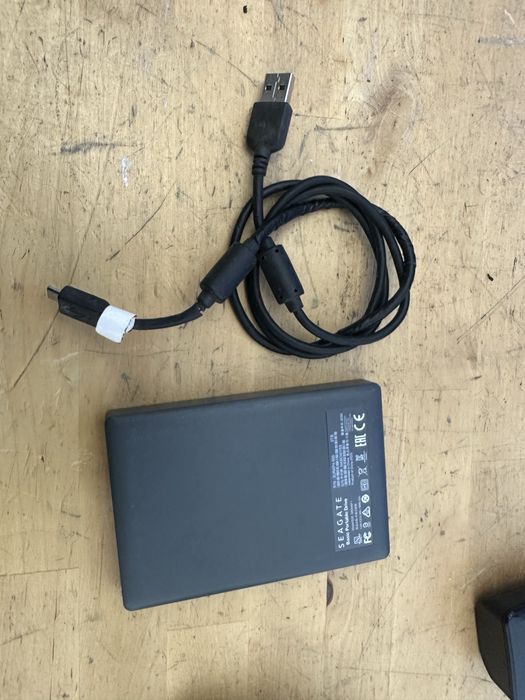 Hdd portabil 500gb de culoare negru