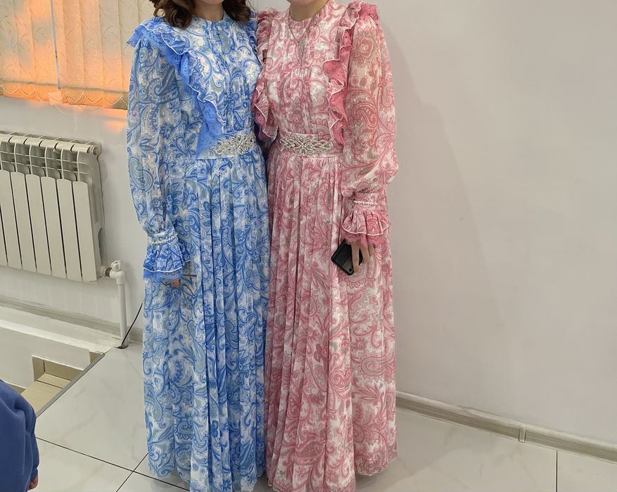 Продается новое длиннле платье