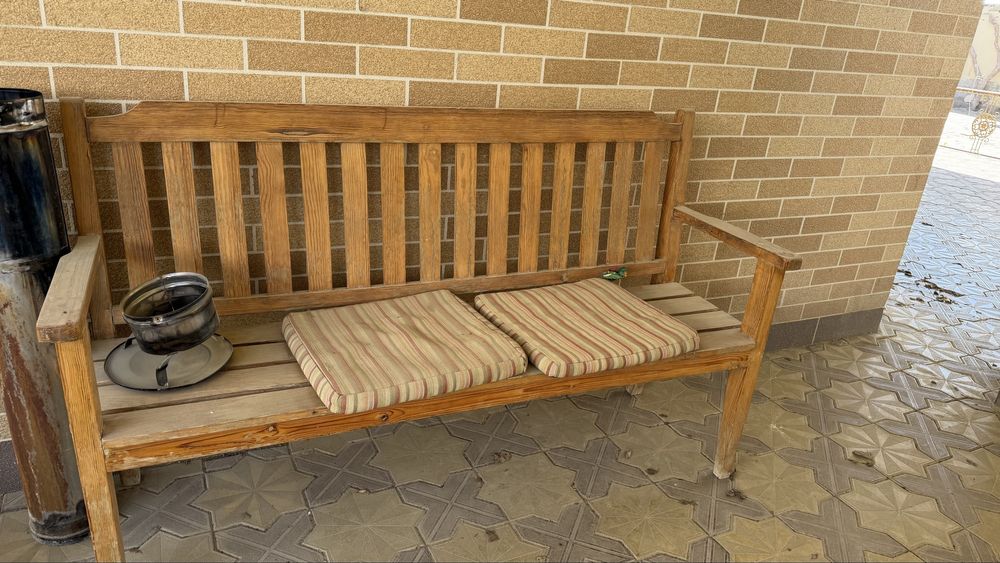 Стульчики и скамейки  для двора