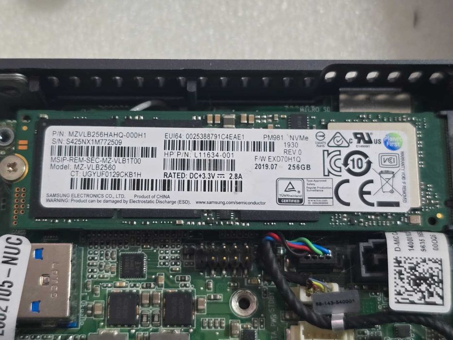 Mini PC Intel NUC NUC7i3BNK, Core i3-7100U 2.40GHz, 8GB RAM, 240GB SSD, Windows 11 Pro