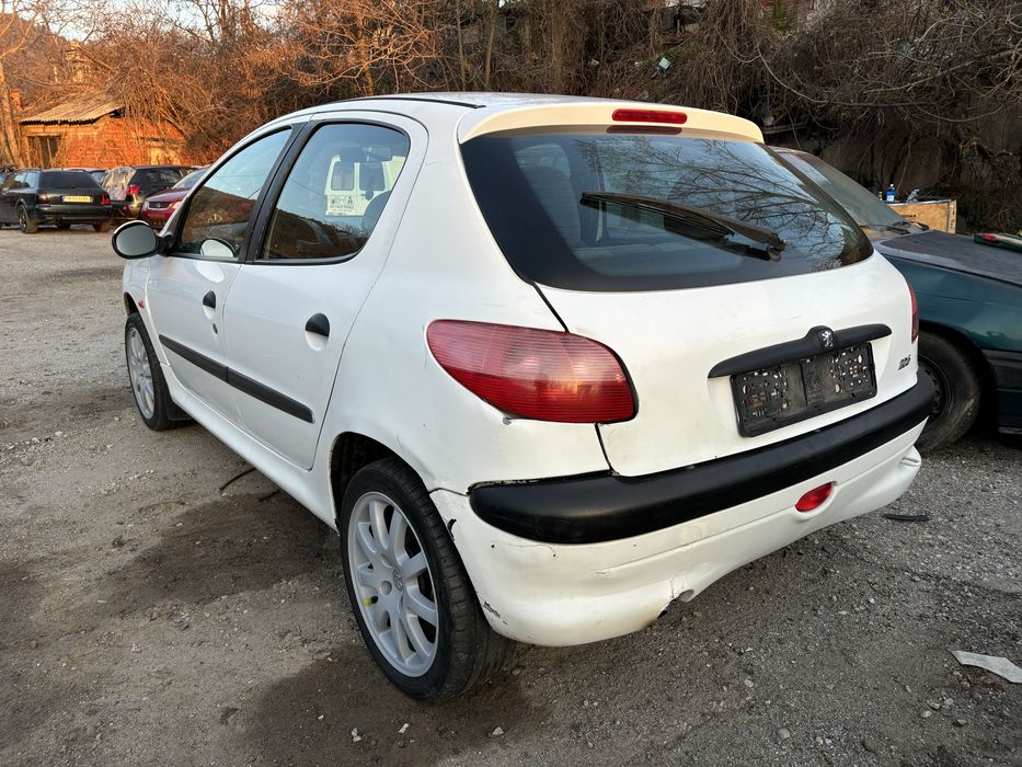 Пежо 206 1.1 1.4 бензин на части.