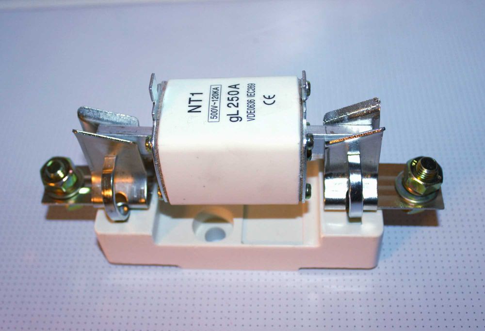 Предохранители фарфоровые 250 Ампер