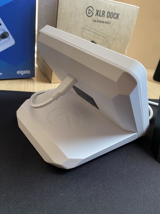 STREAM DECK + (White) + XLR Dock Bundle + Blue Dials Set