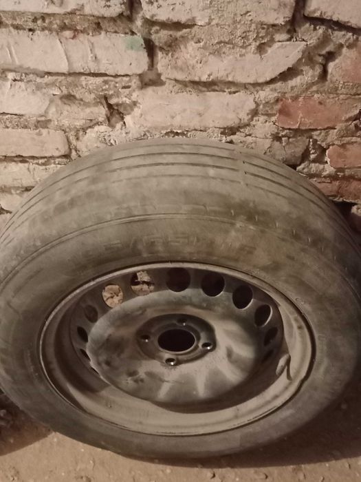 Диски с резиной на Ларгус