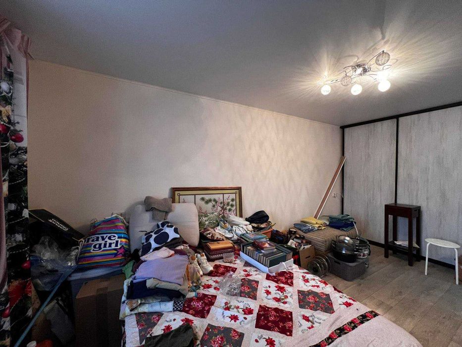 Продаётся 3-комнатная в Центре.