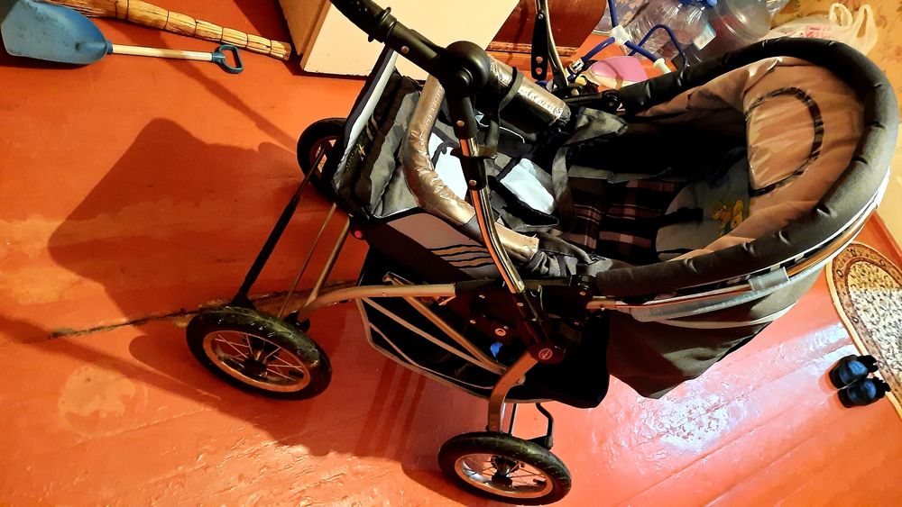 Продаётся детская коляска