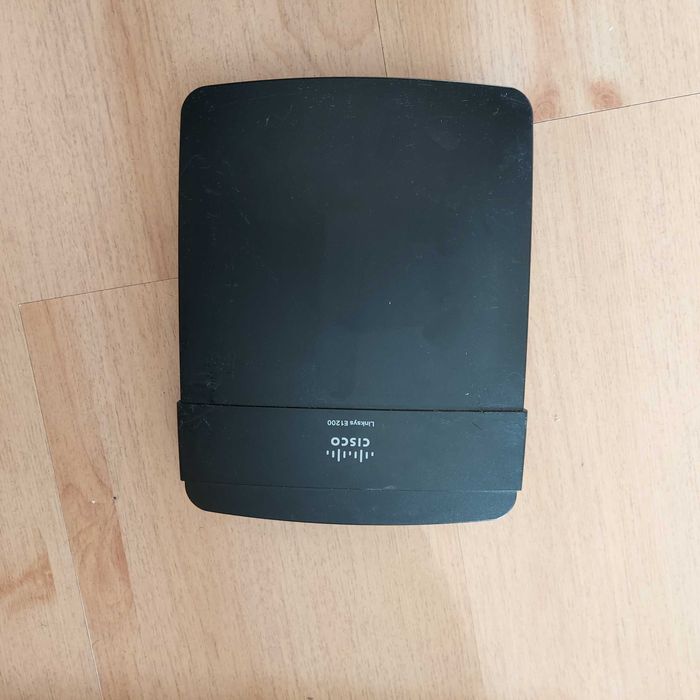 Продавам рутер  cisco - Linksys E1200