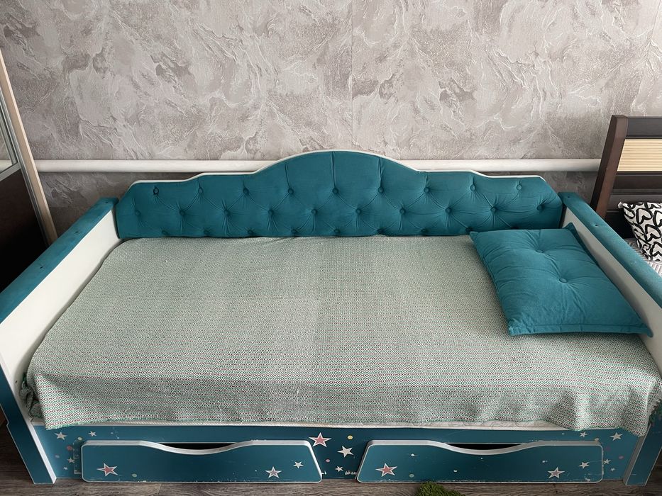 Детская кровать-диванчик, продам