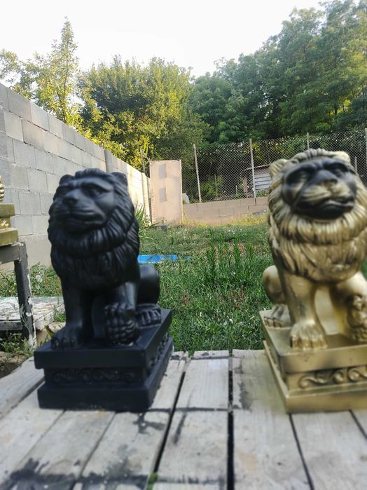 Лъв от вибробетон -символ на величие и сила!