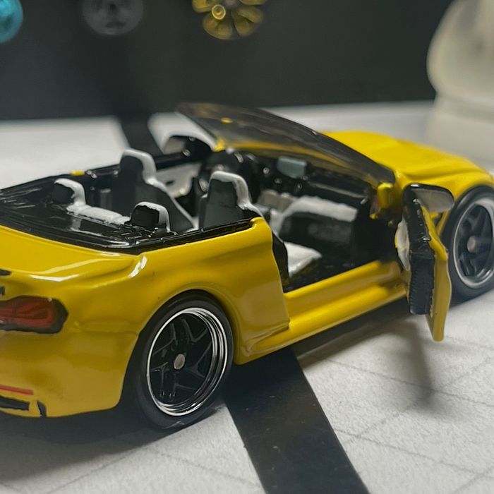 BMW M4 F83 Matchbox Moving parts