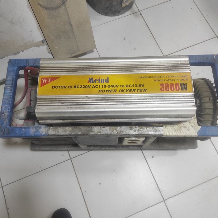 Мощный UPS inverter на 3кВт (3000вт) 220в само зарад акумлатор движок