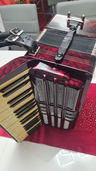 Acordeon Hohner 80basi bandon ,Parot 80,Hohner sită