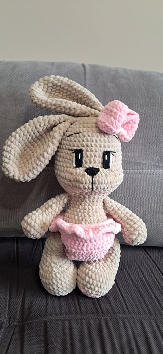 Плетена играчка зайче