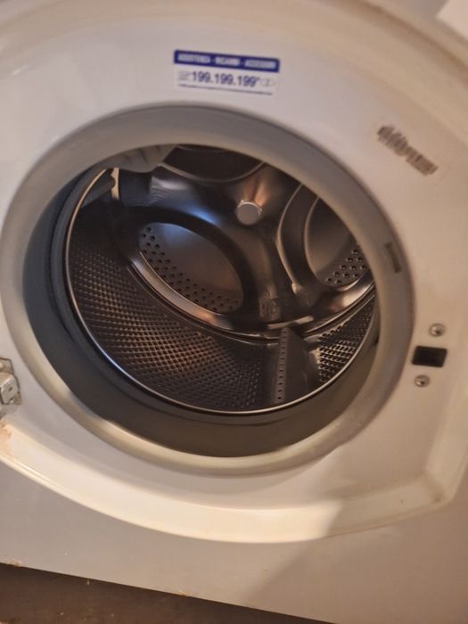 Mașină de spălat Ariston – 150 LEI (Ideală Rabla Electrocasnice / Piese)
