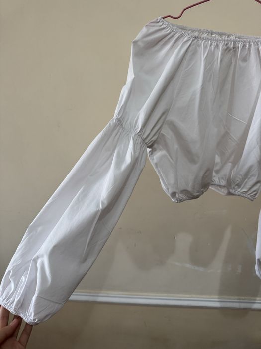 Кофта с открытыми плечами