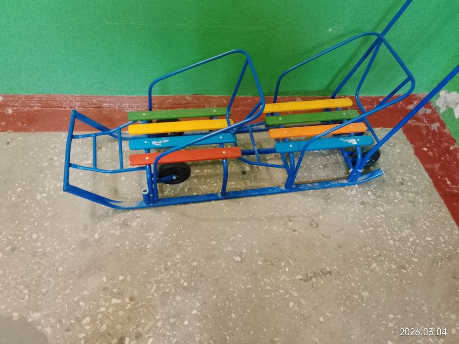 Продам сани для двоих