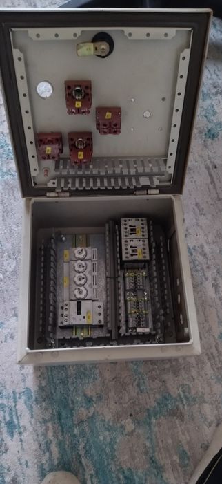 Ел. Табло оборудвано