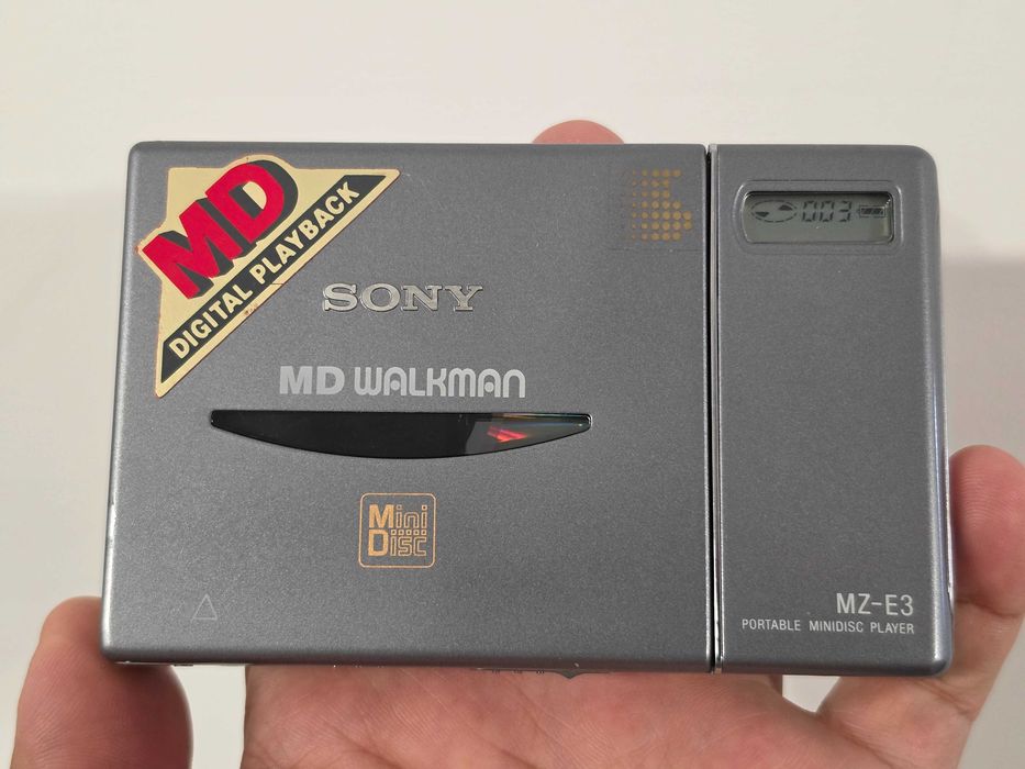 Vintage Y2K Minidisk Sony Walkman MZ E3