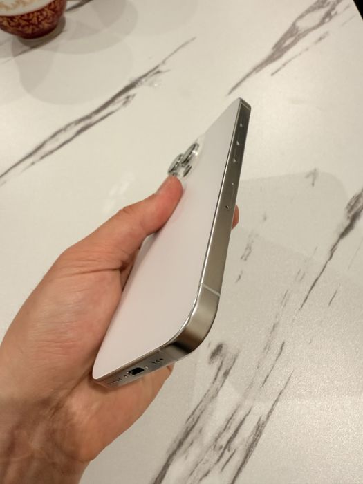 Iphone 16 pro 256 sim