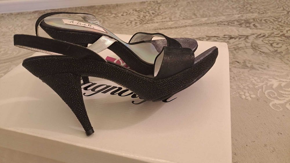 Стильные босаножки