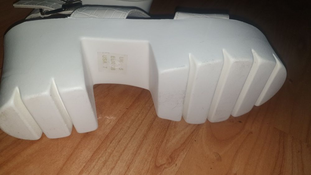 Sandale Cu Platformă Damă. 38'