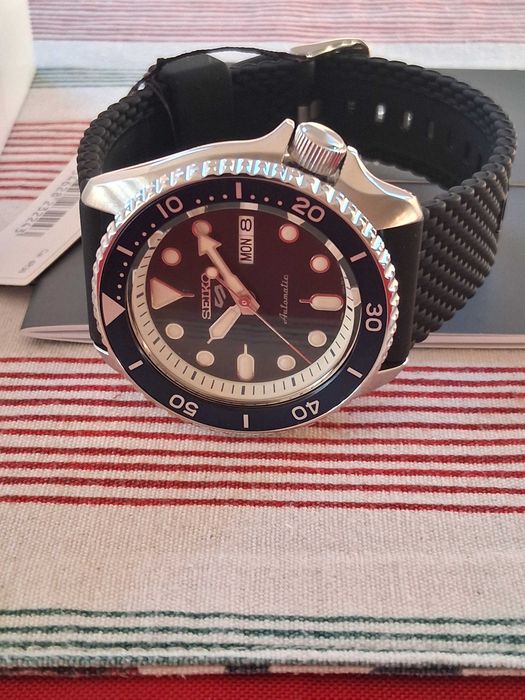 Seiko 5 Sports SRPD71K2