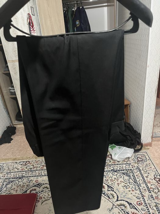 Прдам костюм черный