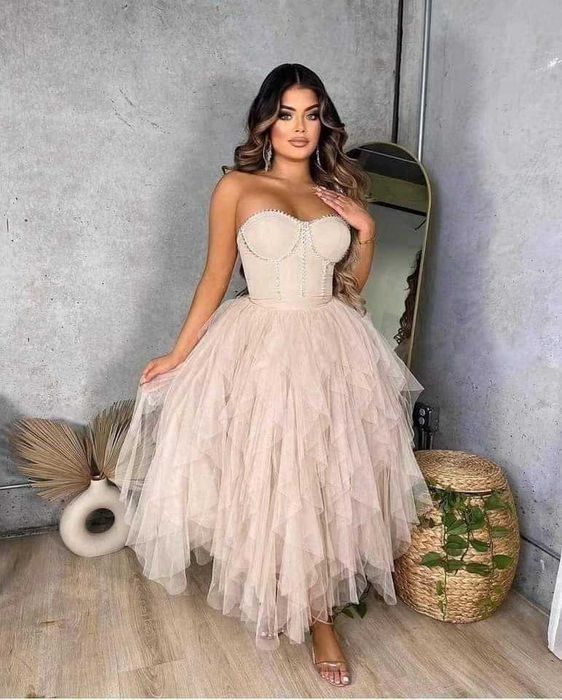 Бежова Рокля с камъни