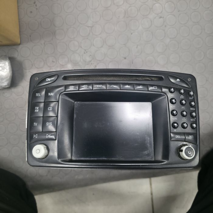 Оригинална мултимедия / навигация за Mercedes – 20 €