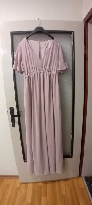 Продавам официална рокля