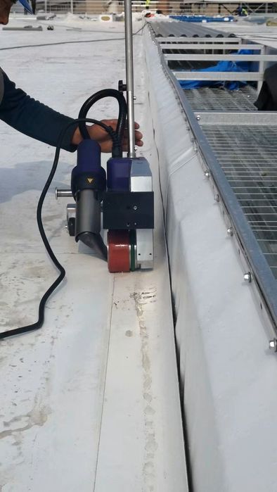 Том қисимларни ПВХ ва Геоменбрана билан ёпиш.    Polivinilxlorid