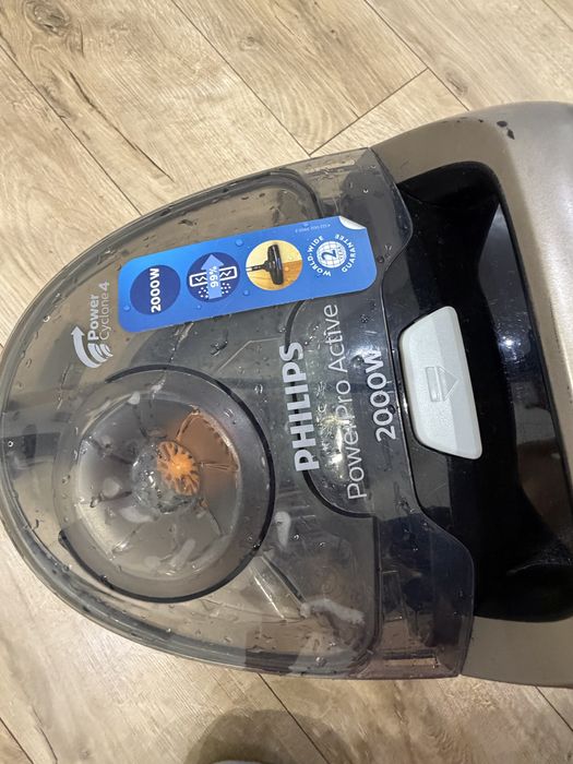 Пылесос  philips 2000w 2021 года