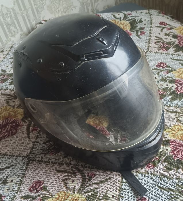 Мотошлем б/у продам