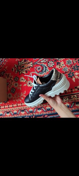 Новые кеды/кроссовки