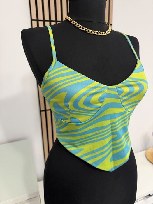 Top scurt model cupe verde galben