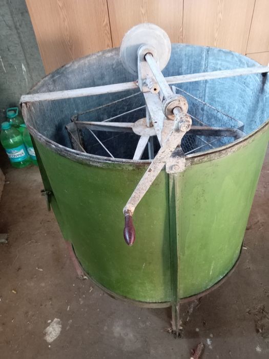 Centrifugă 4 rame, funcționează impecabil