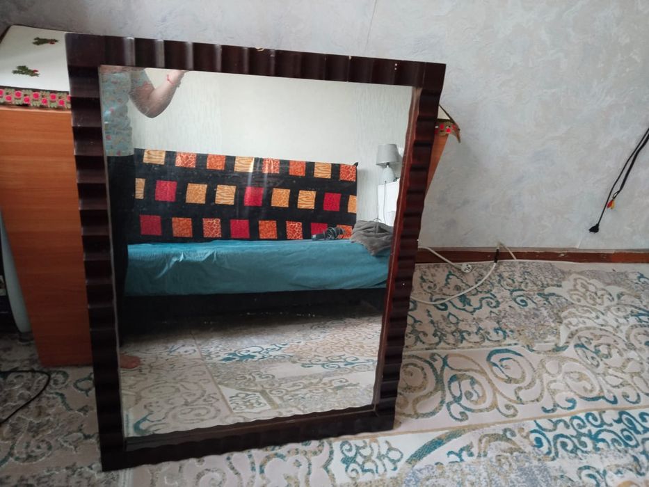 Продам ковер, зеркало, полка для обуви