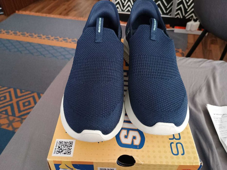 SKECHERS Hands Free Slip-ins Sanpetru • OLX.ro