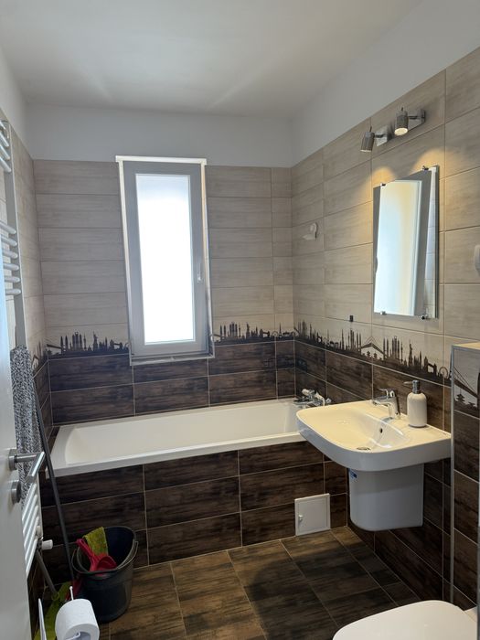 inchiriez garsoniera Coresi