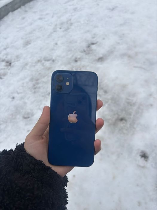 Iphone 12 в хорошем состоянии