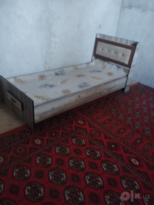 Бир  одамлик спални сотилади